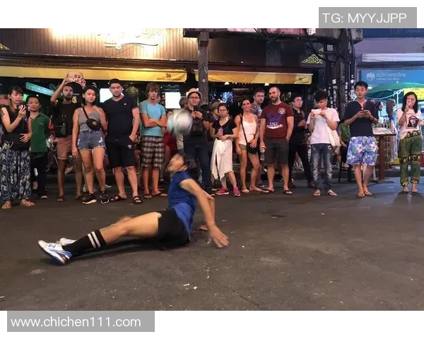 街头足球名人背后的故事与传奇瞬间探索街头文化的魅力与影响力